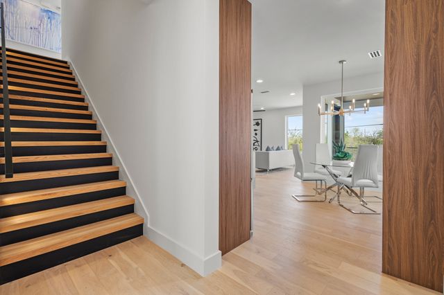 1432 Canada Drive, Dallas, TX 75212