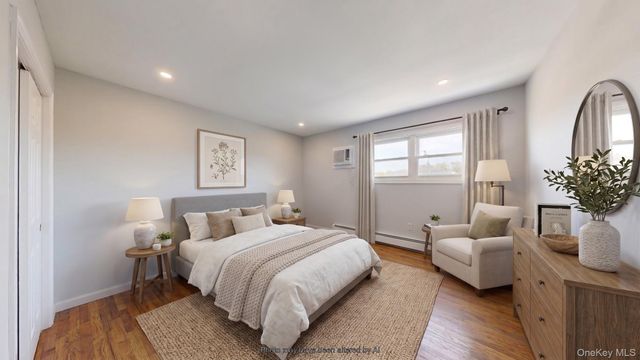 8 Thayer Place, Staten Island, NY 10306