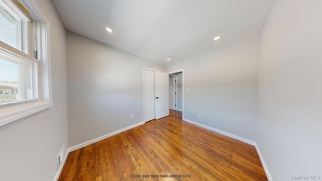 8 Thayer Place, Staten Island, NY 10306