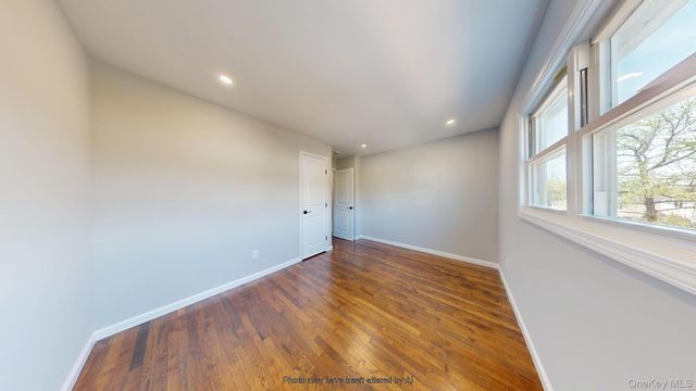 8 Thayer Place, Staten Island, NY 10306