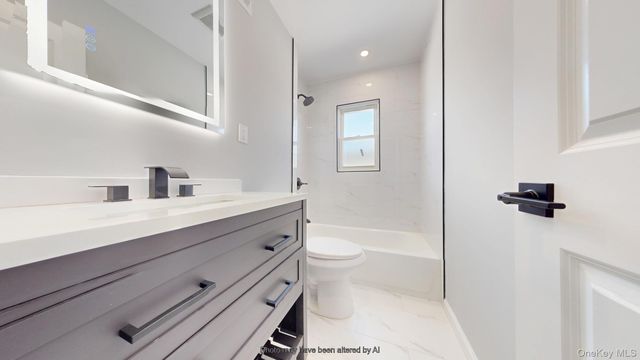 8 Thayer Place, Staten Island, NY 10306