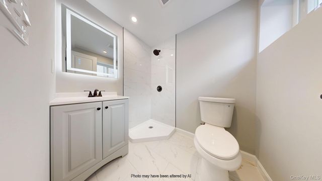 8 Thayer Place, Staten Island, NY 10306