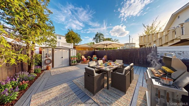 8 Thayer Place, Staten Island, NY 10306