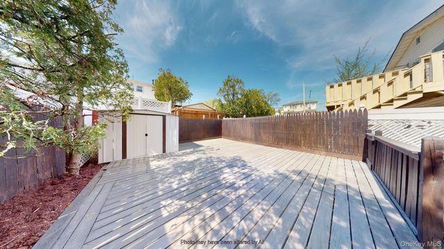 8 Thayer Place, Staten Island, NY 10306