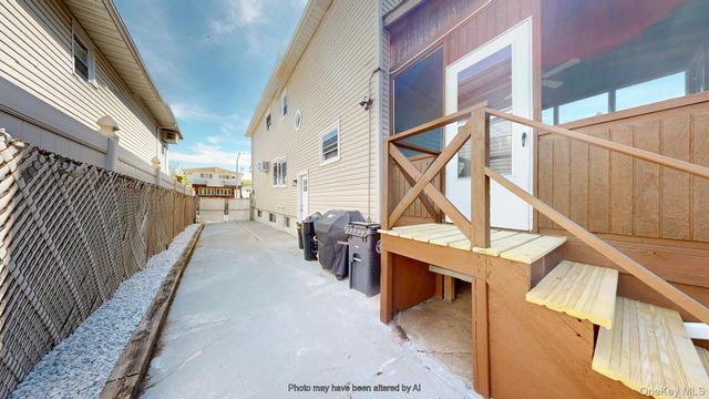 8 Thayer Place, Staten Island, NY 10306