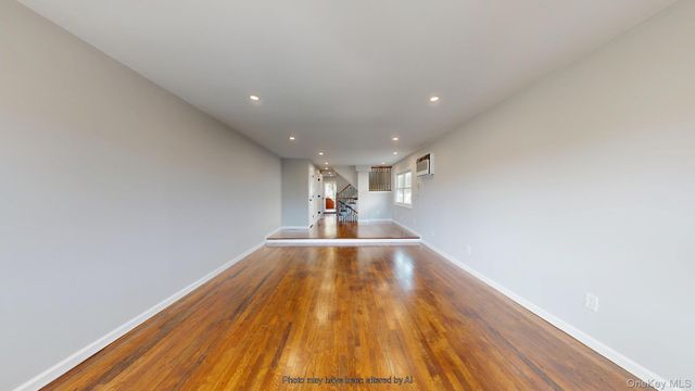 8 Thayer Place, Staten Island, NY 10306