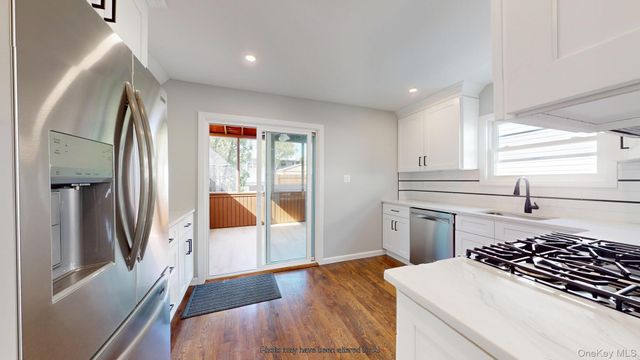 8 Thayer Place, Staten Island, NY 10306