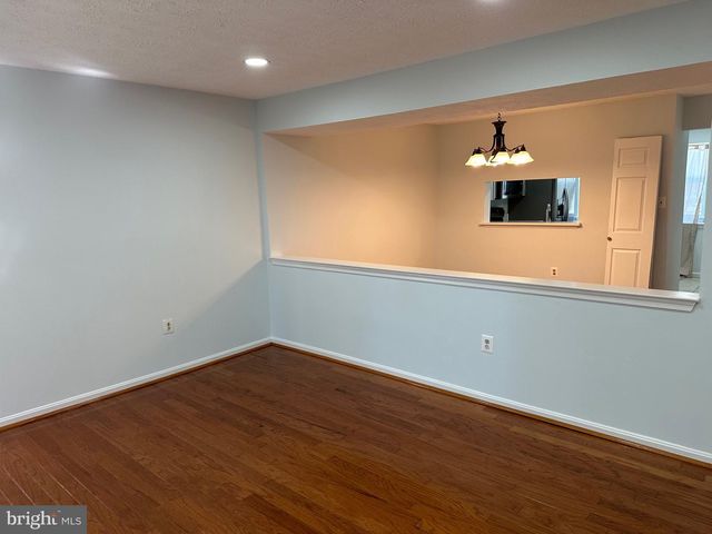 2920 WHITE OAK LN, Lanham, MD 20706