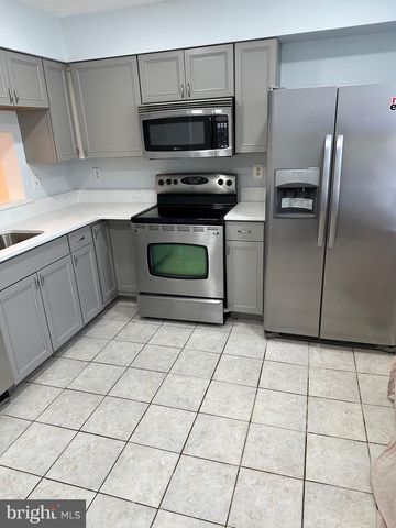 2920 WHITE OAK LN, Lanham, MD 20706