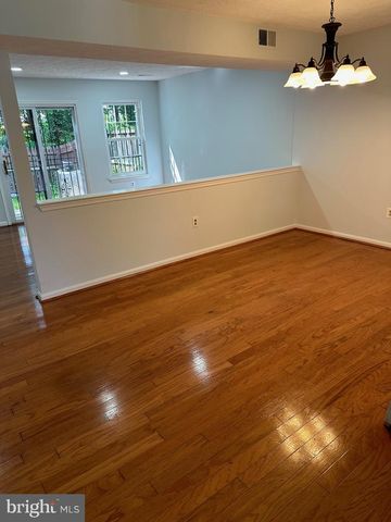 2920 WHITE OAK LN, Lanham, MD 20706