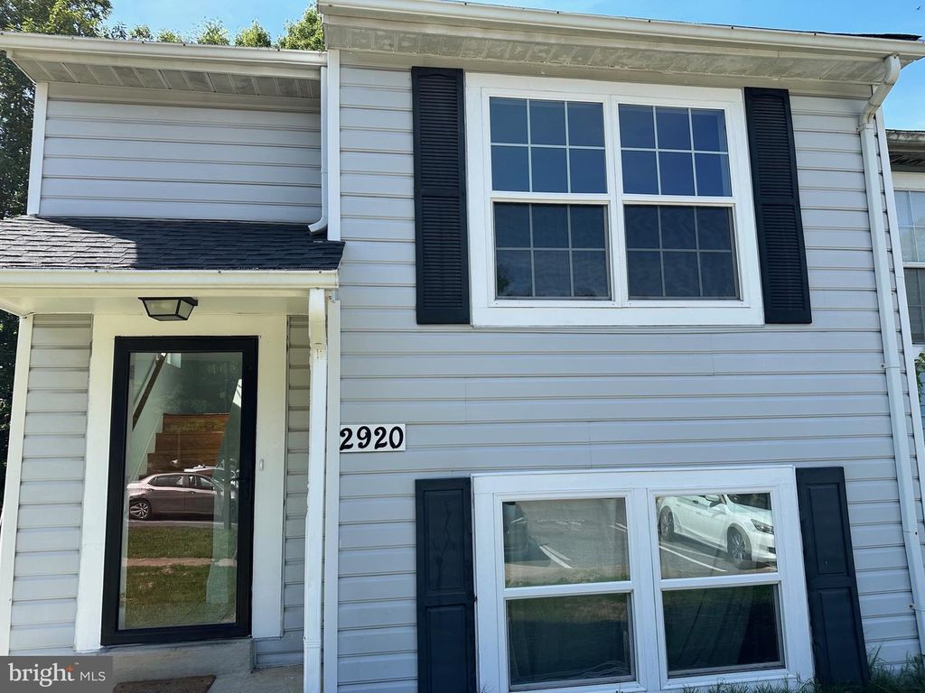 2920 WHITE OAK LN, Lanham, MD 20706