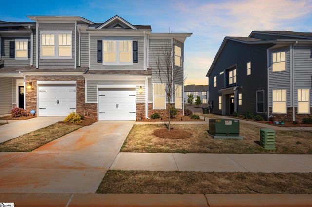 15 Planters Place, Greer, SC 29650