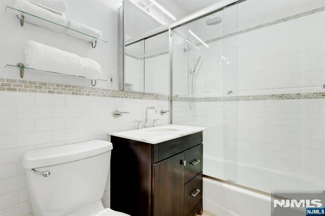 4 Horizon Road 1027, Fort Lee, NJ 07024