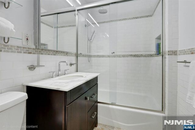 4 Horizon Road 1027, Fort Lee, NJ 07024