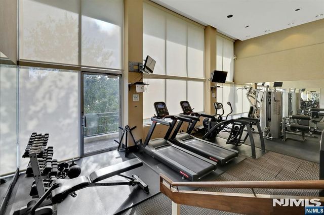 4 Horizon Road 1027, Fort Lee, NJ 07024