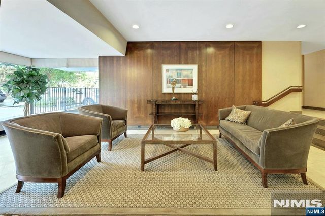 4 Horizon Road 1027, Fort Lee, NJ 07024