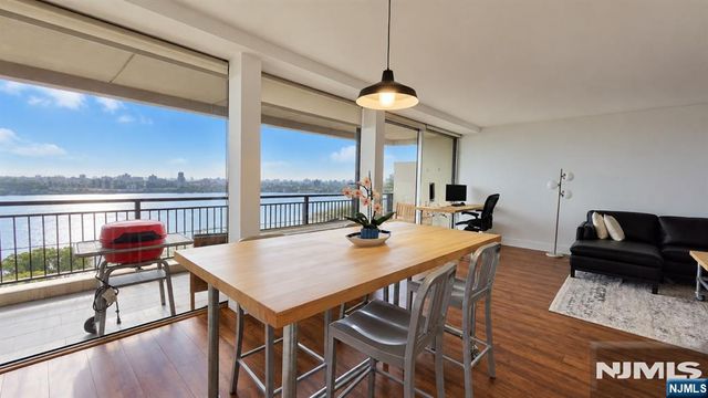 4 Horizon Road 1027, Fort Lee, NJ 07024