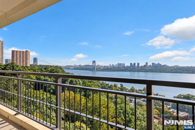 4 Horizon Road 1027, Fort Lee, NJ 07024