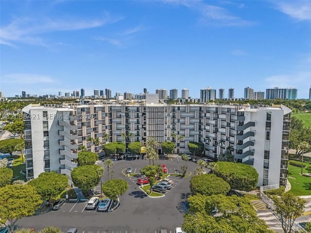 20400 W Country Club Dr 711, Aventura, FL 33180