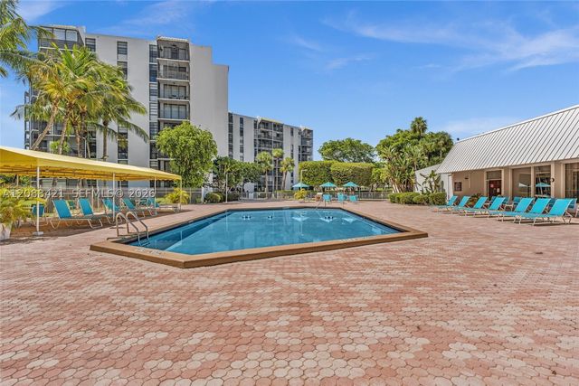 20400 W Country Club Dr 711, Aventura, FL 33180