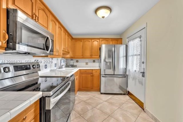 20400 W Country Club Dr 711, Aventura, FL 33180