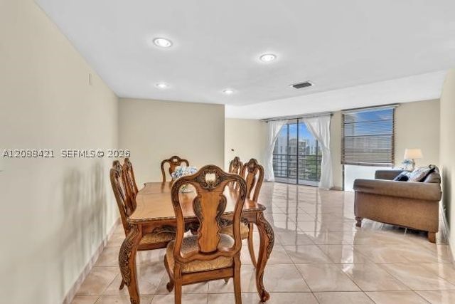 20400 W Country Club Dr 711, Aventura, FL 33180