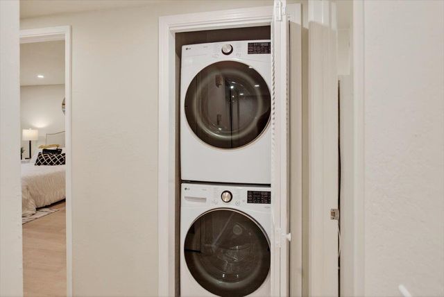 20812 4th Street 6, Saratoga, CA 95070