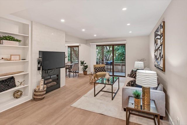 20812 4th Street 6, Saratoga, CA 95070