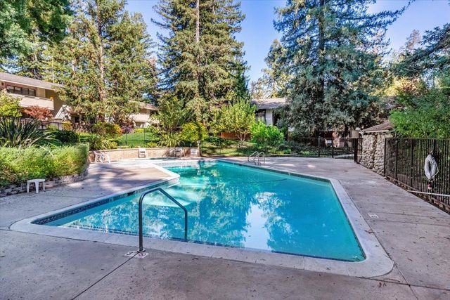 20812 4th Street 6, Saratoga, CA 95070