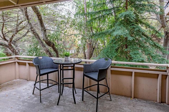 20812 4th Street 6, Saratoga, CA 95070