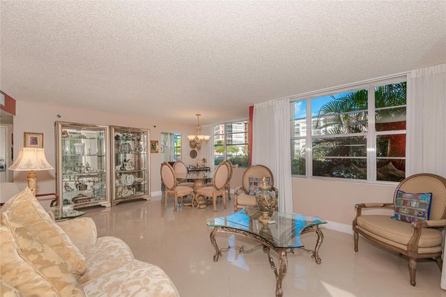 1200 Saint Charles Pl L-19, Pembroke Pines, FL 33026