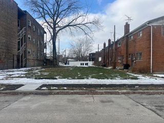 9044 S Dauphin Avenue, Chicago, IL 60619