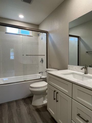 6219 Greenfield Ln, Stockton, CA 95207