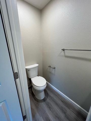 6219 Greenfield Ln, Stockton, CA 95207