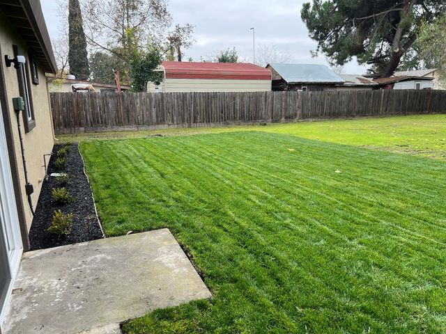 6219 Greenfield Ln, Stockton, CA 95207