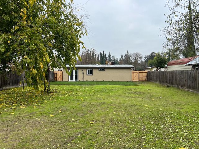 6219 Greenfield Ln, Stockton, CA 95207