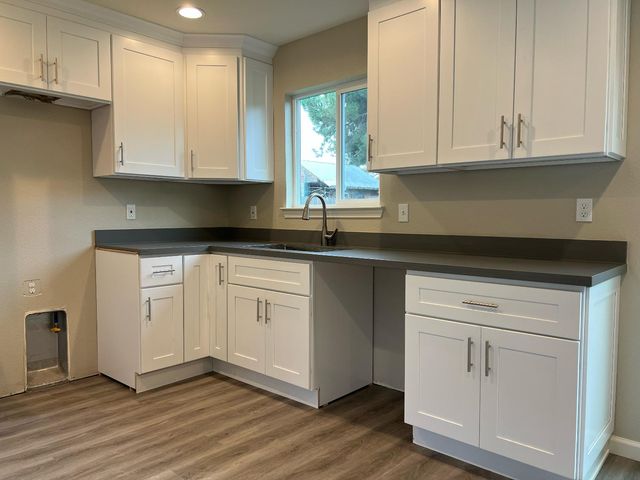 6219 Greenfield Ln, Stockton, CA 95207