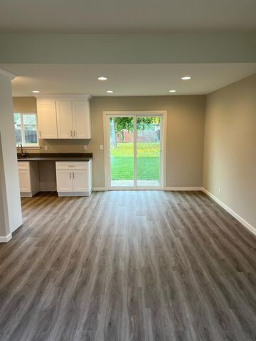 6219 Greenfield Ln, Stockton, CA 95207