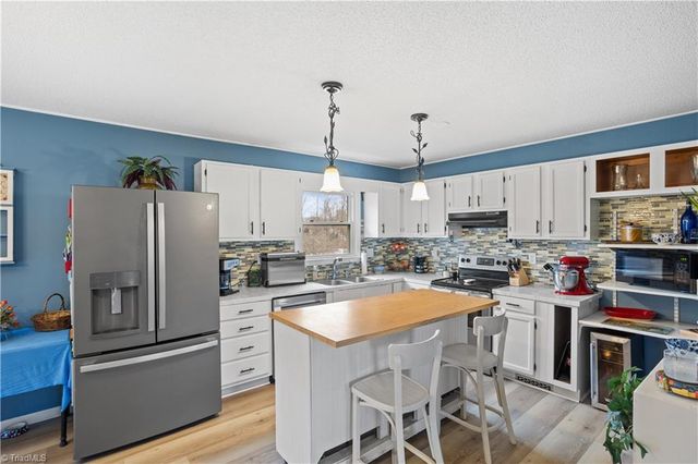 103 Lois Lane, Lexington, NC 27295