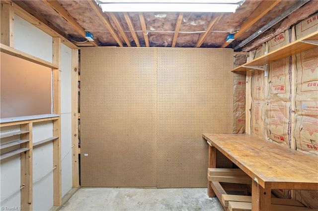 103 Lois Lane, Lexington, NC 27295