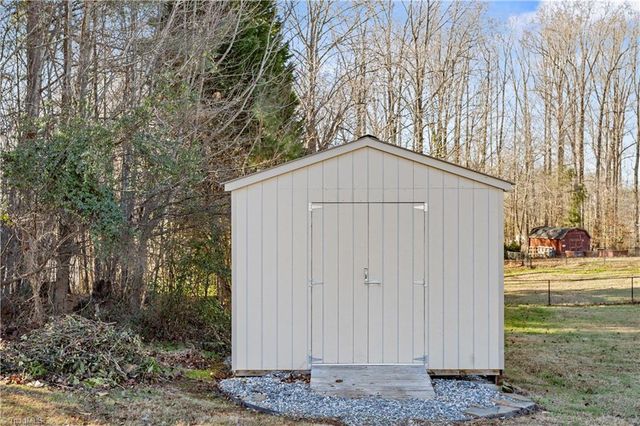 103 Lois Lane, Lexington, NC 27295