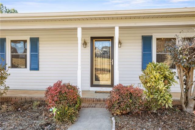 103 Lois Lane, Lexington, NC 27295