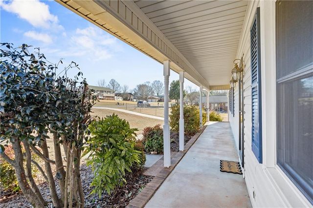 103 Lois Lane, Lexington, NC 27295