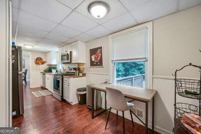 5042 Stephens Drive SW, Lilburn, GA 30047