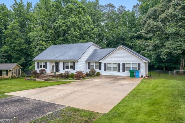 5042 Stephens Drive SW, Lilburn, GA 30047