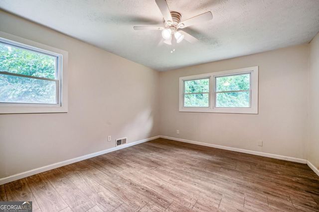 5042 Stephens Drive SW, Lilburn, GA 30047