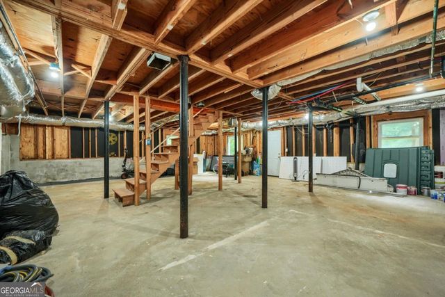 5042 Stephens Drive SW, Lilburn, GA 30047