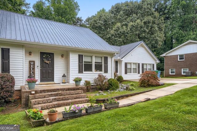 5042 Stephens Drive SW, Lilburn, GA 30047