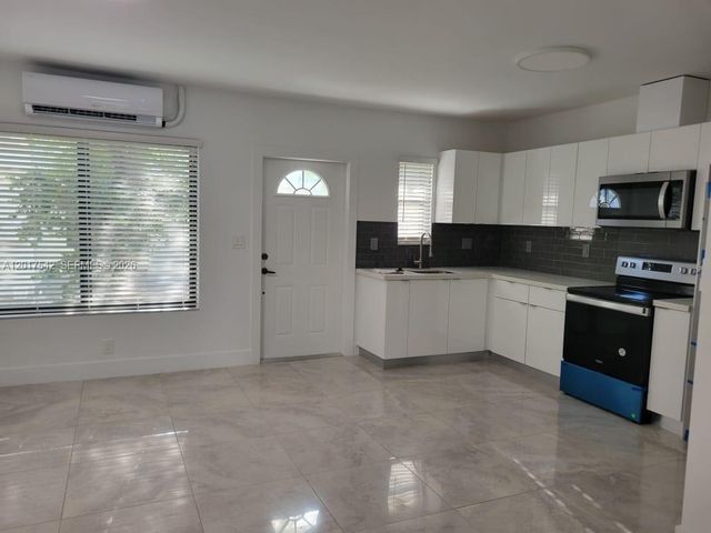 1725 Calais Dr 6, Miami Beach, FL 33141