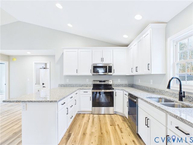 11 SPILLMAN Rd, Farmville, VA 23901